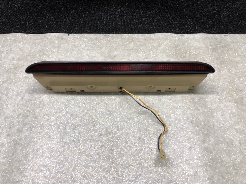 Стоп-сигнал SUBARU FORESTER SG 02-07 2005 2.5 EJ253 84701FC030EU Б/У