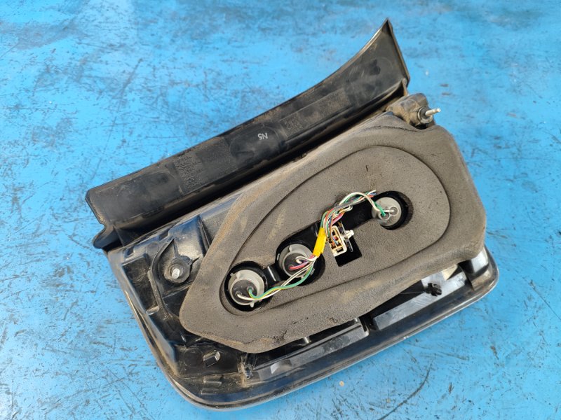 Фонарь наружный правый PRIUS - 20 03-11 2007