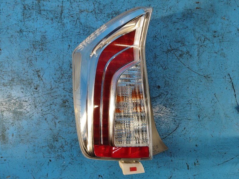 Фонарь наружный левый TOYOTA PRIUS - 30 09-17 2013 8156147170 Б/У