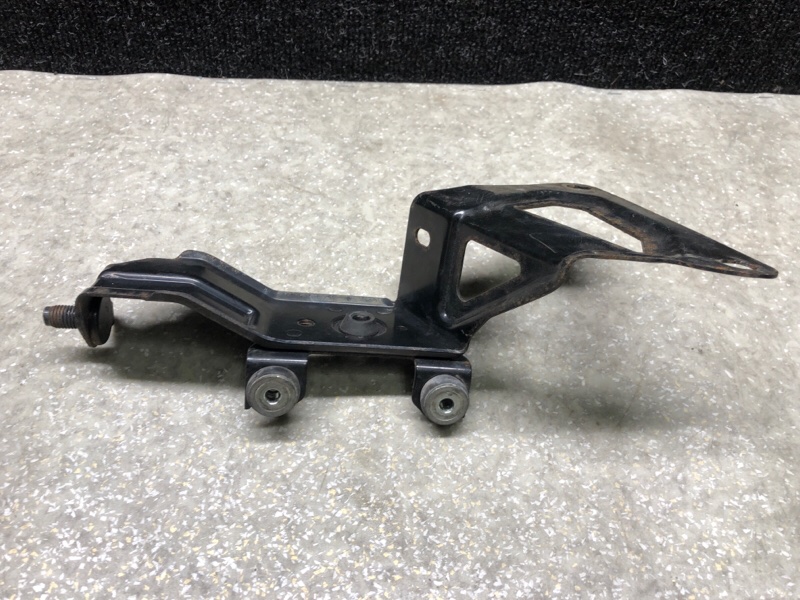 Кронштейн блока ABS SUBARU FORESTER SG 02-07 2.5 EJ253