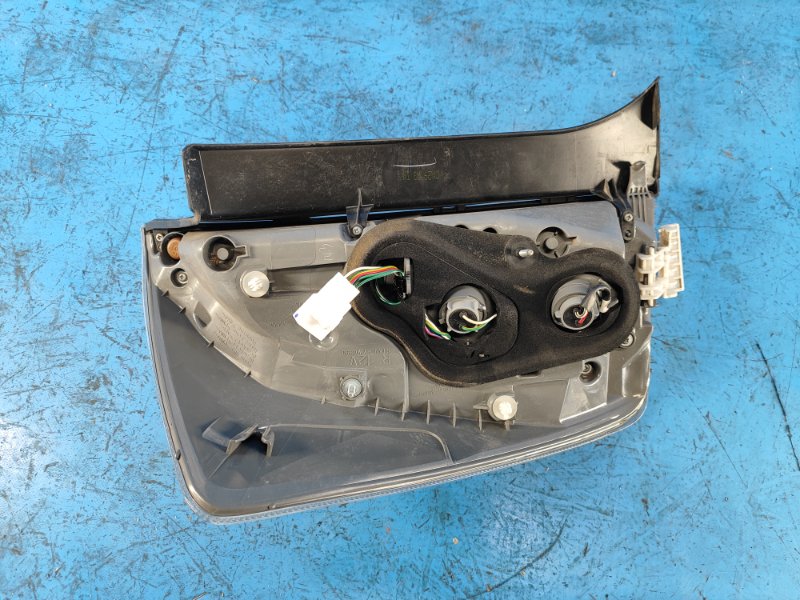 Фонарь наружный правый PRIUS - 30 09-17 2013 Фонарь наружный правый PRIUS - 30 09-17 2013