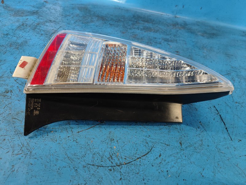 Фонарь наружный левый TOYOTA PRIUS - 30 09-17