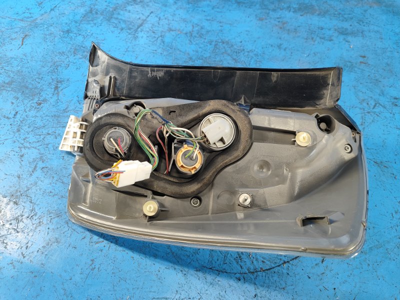 Фонарь наружный левый PRIUS - 30 09-17