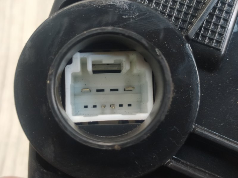 Замок двери передний левый PRIUS PLUS 11-14 Замок двери передний левый PRIUS PLUS 11-14