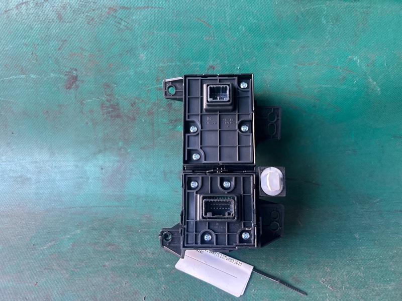 Блок кнопок консоли NX 14-21 2020 8ARFTS 2.0TURBO