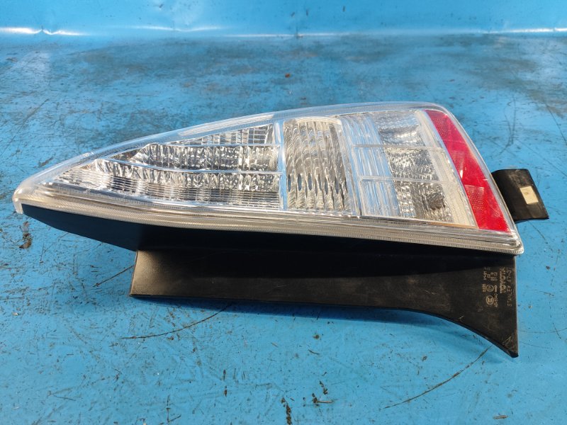 Фонарь наружный правый TOYOTA PRIUS - 30 09-17