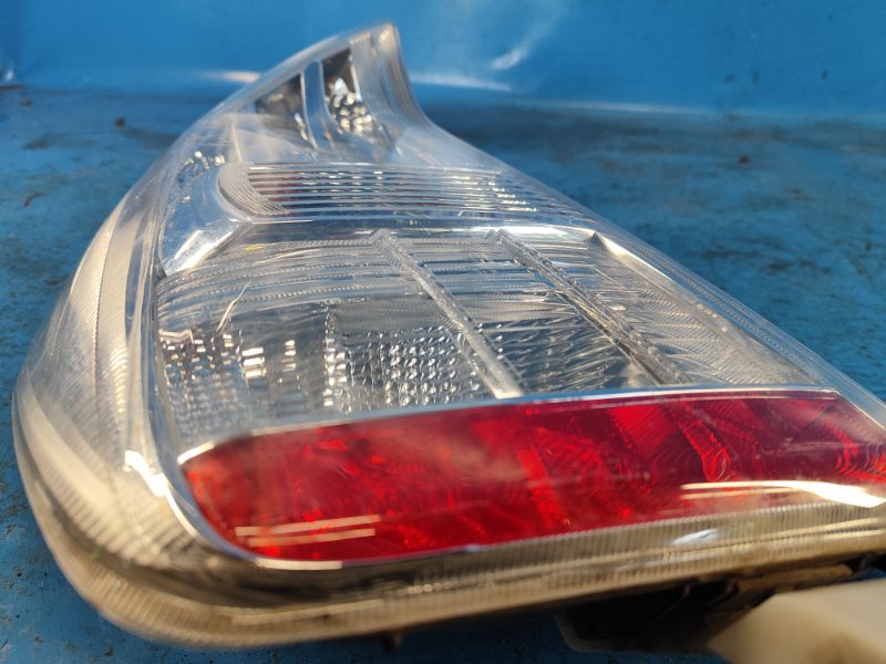 Фонарь наружный левый PRIUS - 30 09-17