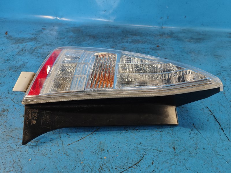 Фонарь наружный левый PRIUS - 30 09-17