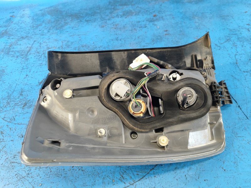 Фонарь наружный правый PRIUS - 30 09-17 Фонарь наружный правый PRIUS - 30 09-17