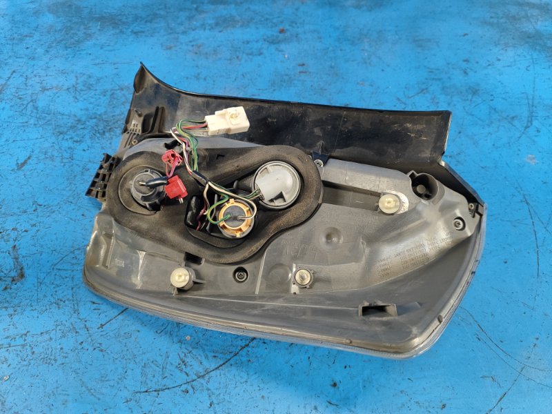 Фонарь наружный левый PRIUS - 30 09-17