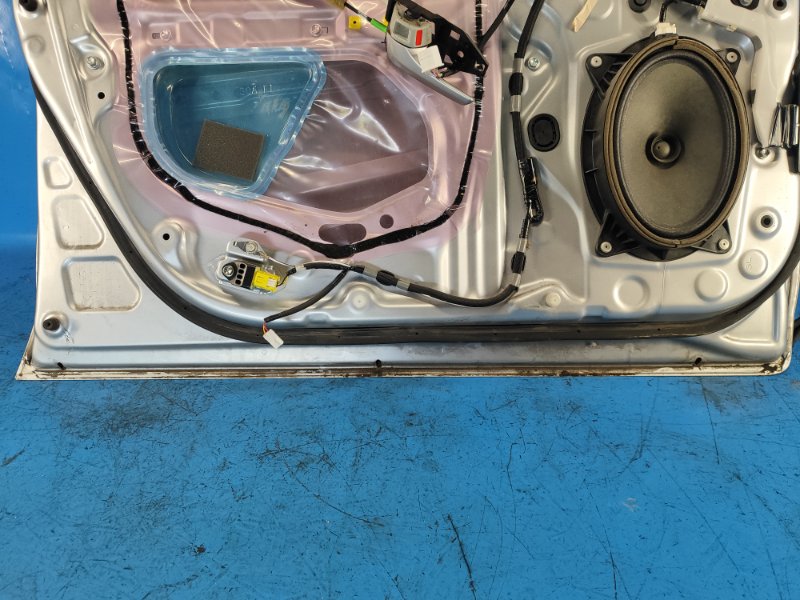 Дверь передняя левая PRIUS PLUS 11-14 Дверь передняя левая PRIUS PLUS 11-14