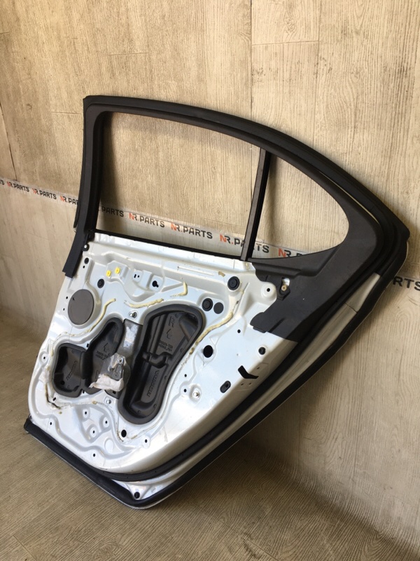 Дверь задняя правая TLX 14-17 2017 2.4 K24W7