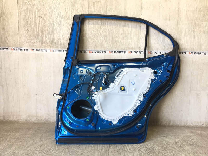 Дверь задняя правая CAMRY 70 17- 2019 2.5 A25AFKS Дверь задняя правая CAMRY 70 17- 2019 2.5 A25AFKS