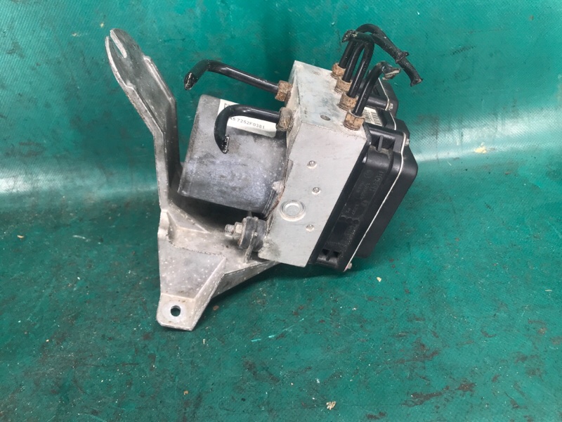 Блок ABS MDX (YD2) 06-13 2008 3.7 J37A1 Блок ABS MDX (YD2) 06-13 2008 3.7 J37A1