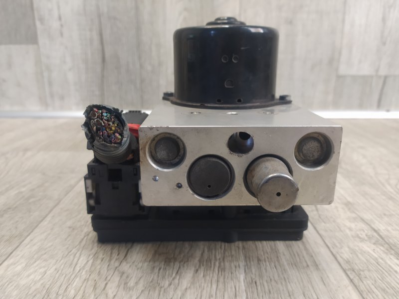 Блок ABS QX56 / TITAN / ARMADA 04-16 Внедорожник 5.6 VK56DE