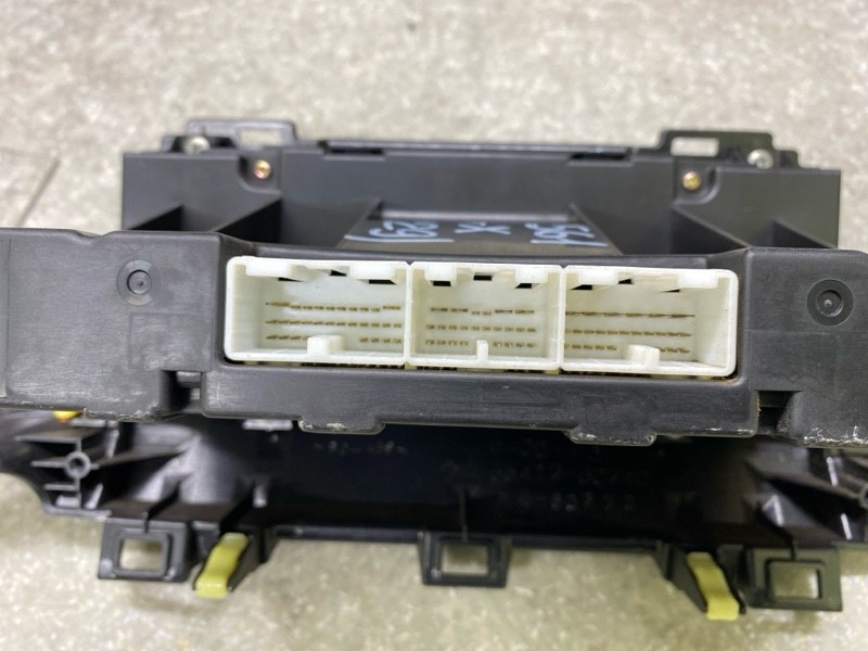 Блок управления печкой GX470 02-09 2004 4.7 2UZFE