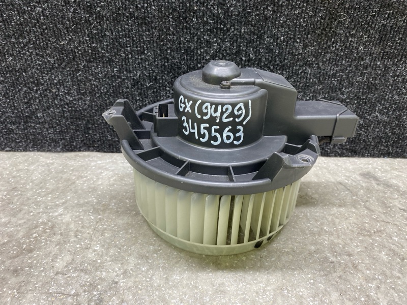 Запчасть моторчик печки передний LEXUS GX470 02-09 2004 4.7 2UZFE 87103-35060 Б/У Моторчик печки передний LEXUS GX470 02-09 2004 4.7 2UZFE 87103-35060 Б/У