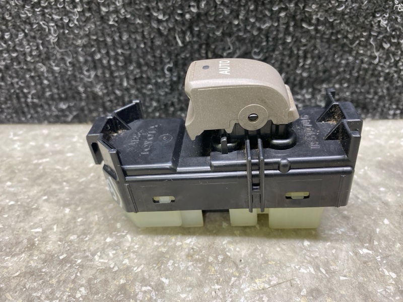 Кнопка стеклоподъемника LEXUS GX470 02-09 4.7 2UZFE