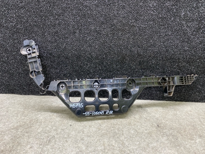 Запчасть кронштейн заднего бампера правый TOYOTA CAMRY 55 14-17 2016 2.5 2ARFXE 52575-06140 Б/У Кронштейн заднего бампера правый TOYOTA CAMRY 55 14-17 2016 2.5 2ARFXE 52575-06140 Б/У