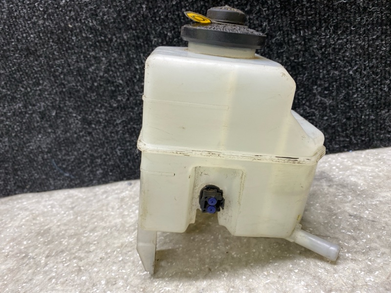 Бачок главного тормозного цилиндра TOYOTA CAMRY 55 14-17 2.5 2ARFXE