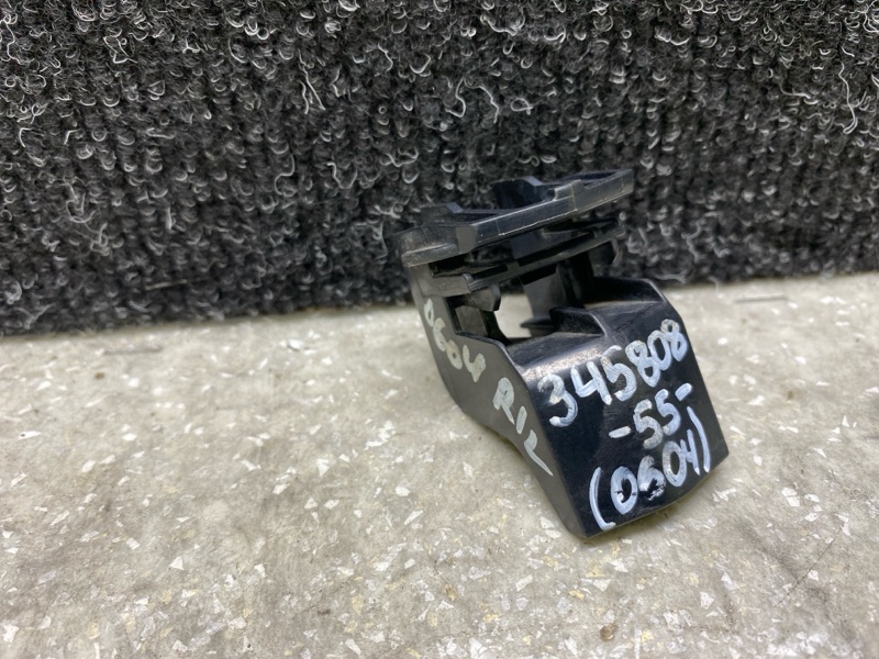 Кронштейн заднего бампера TOYOTA CAMRY 55 14-17 2016 2.5 2ARFXE 52562-06130 Б/У