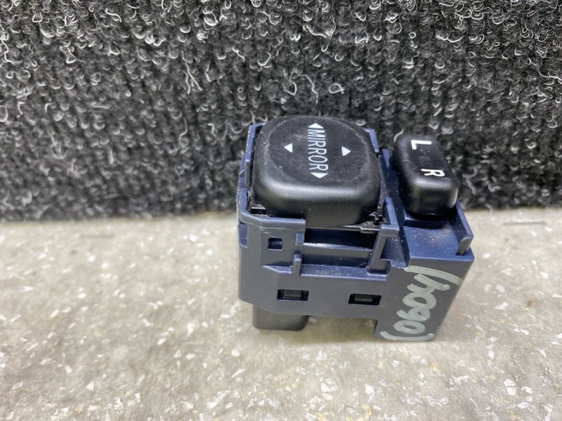 Блок управления зеркалами CAMRY 55 14-17 2016 2.5 2ARFXE