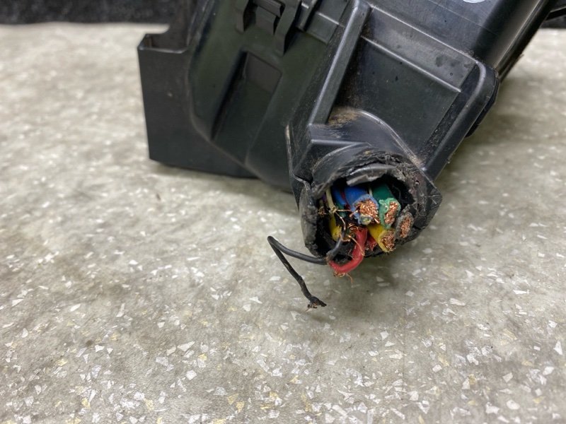 Блок предохранителей моторный отсек CAMRY 55 14-17 2016 2.5 2ARFXE