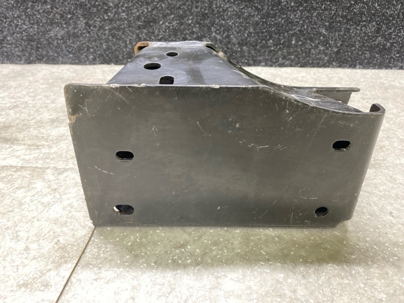 Кронштейн усилителя переднего бампера CAMRY 55 14-17 2016 2.5 2ARFXE