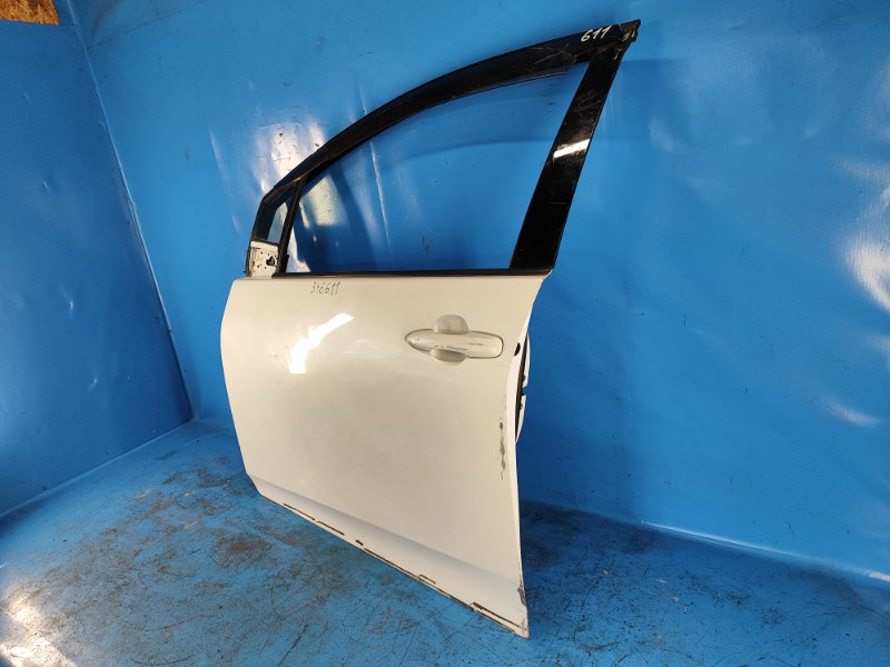 Дверь передняя левая TOYOTA PRIUS 16-