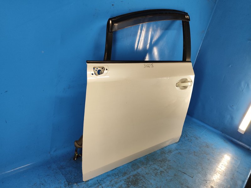 Дверь передняя левая TOYOTA PRIUS PLUS 11-14