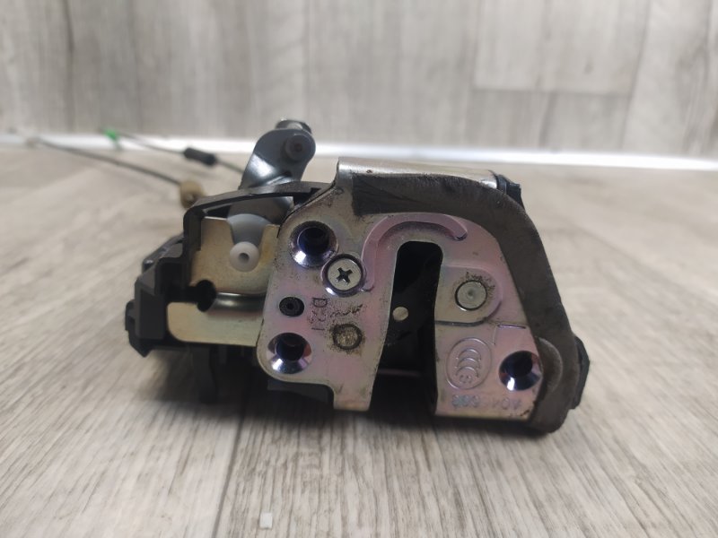 Замок двери задний левый RAV4 13-19