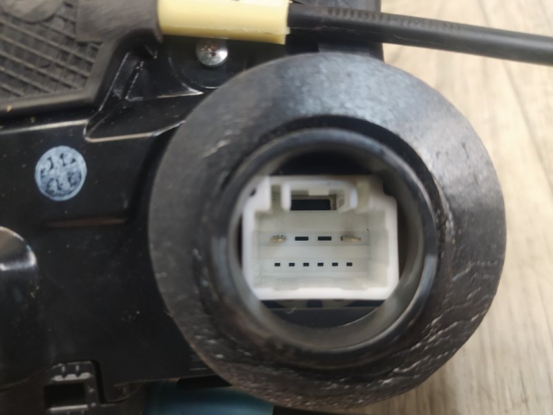 Замок двери задний левый RAV4 13-19