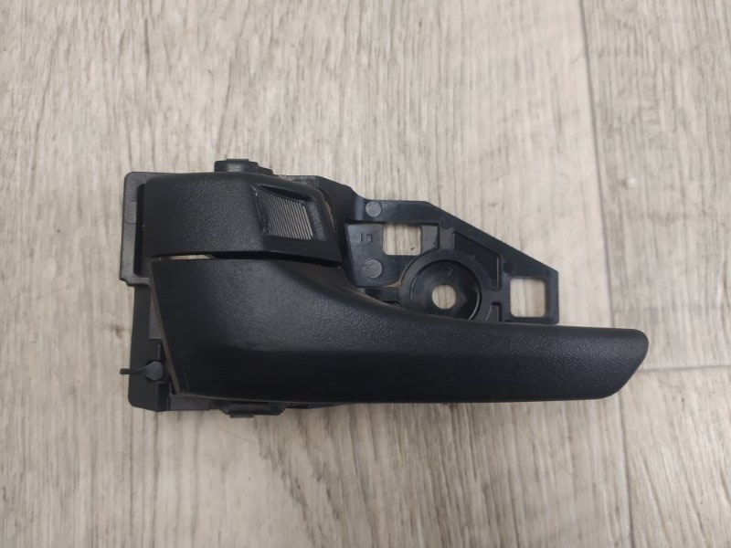 Ручка двери внутренняя задняя левая TOYOTA RAV4 13-19 69206-33121-C0 Б/У