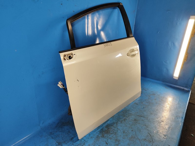 Дверь передняя левая TOYOTA PRIUS PLUS 11-14