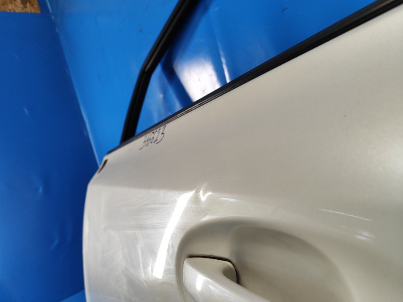 Дверь передняя левая PRIUS PLUS 11-14