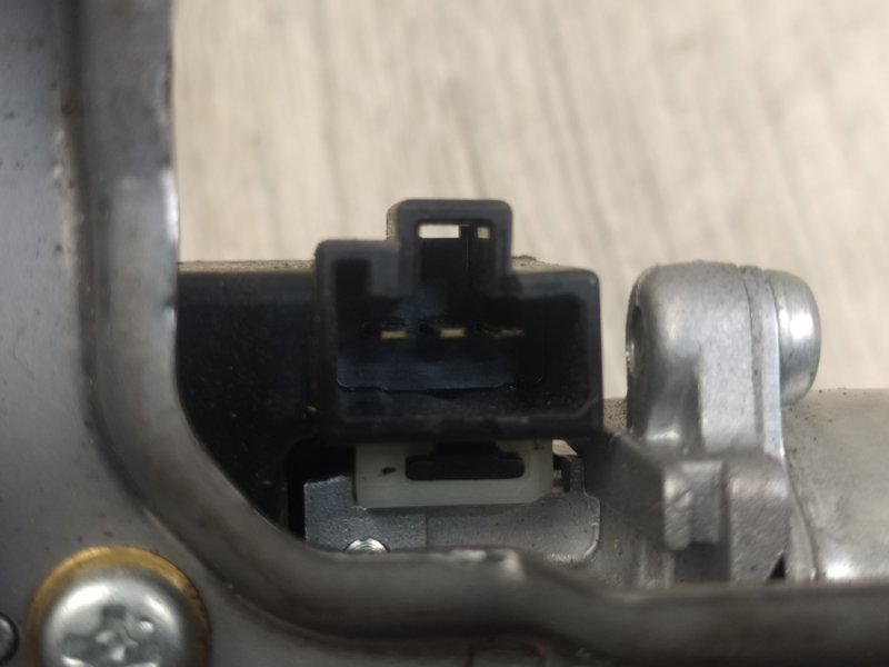 Моторчик стеклоочистителя задний RAV4 05-12