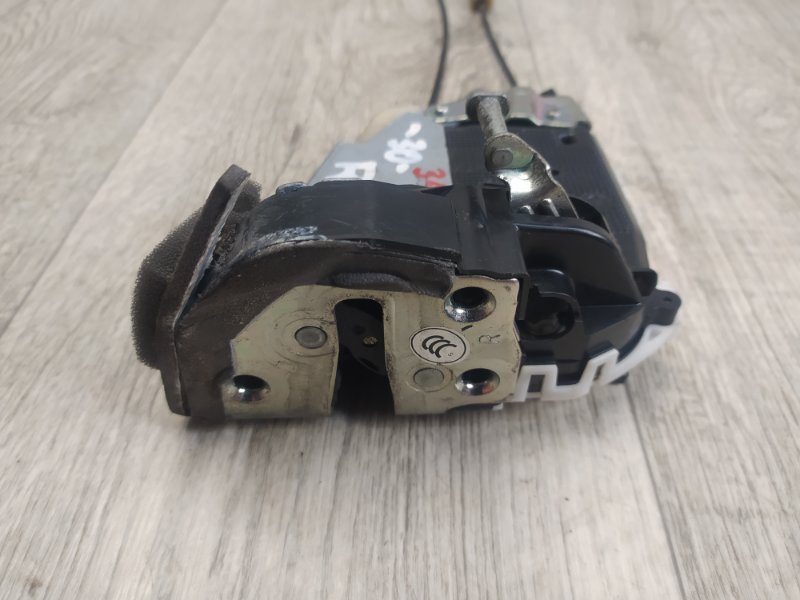 Замок двери задний правый PRIUS - 30 09-17 Замок двери задний правый PRIUS - 30 09-17