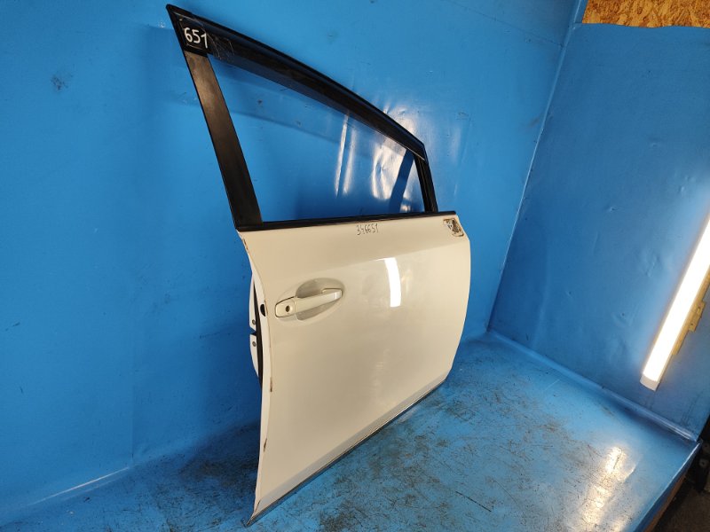 Дверь передняя правая TOYOTA PRIUS PLUS 11-14 Дверь передняя правая TOYOTA PRIUS PLUS 11-14