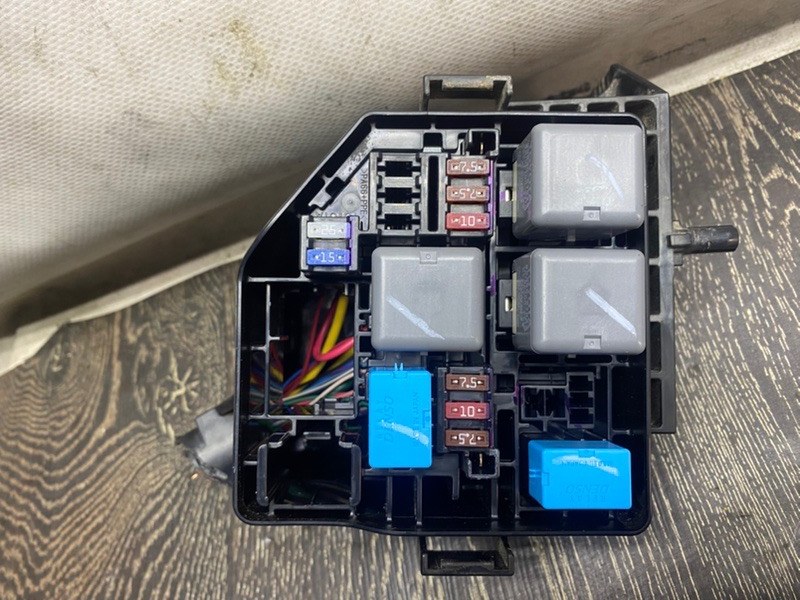 Блок предохранителей моторный отсек TOYOTA CAMRY 55 14-17 2016 2.5 2ARFXE 82742-33030 Б/У