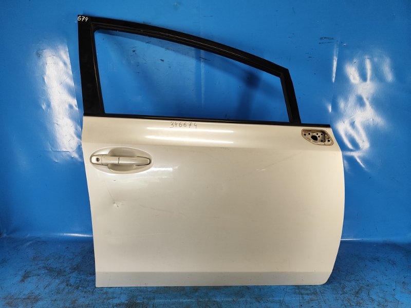 Запчасть дверь передняя правая TOYOTA PRIUS PLUS 11-14 67001-47091 Б/У Дверь передняя правая TOYOTA PRIUS PLUS 11-14 67001-47091 Б/У