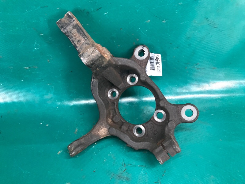 Кулак поворотный левый JUKE 10-19 2013 1.6 MR16DDT