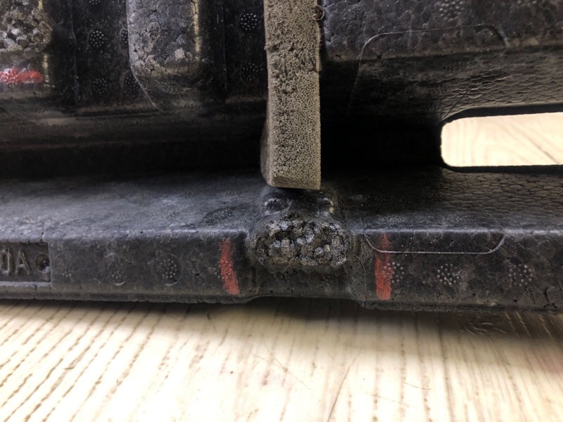 Наполнитель бампера передний LEGACY BN 14-18 2014 2.5 FB25B