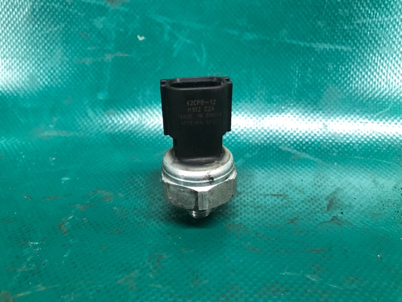 Датчик давления кондиционера HYUNDAI SONATA YF 10-14 2011 2.4 G4KK 97721-3K000 Б/У