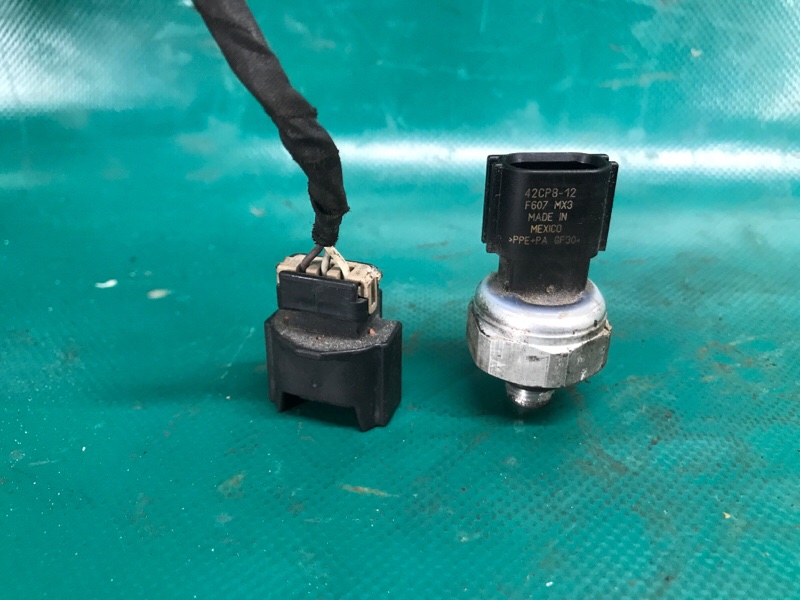 Датчик давления кондиционера HYUNDAI ELANTRA AD 16- 2016 2.0 G4NH 97721-3K000 Б/У