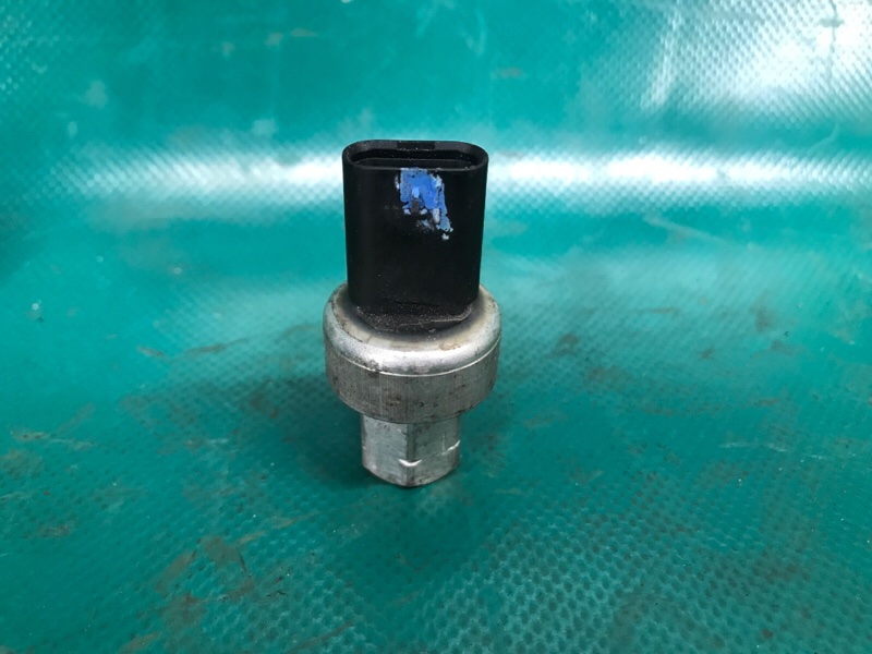 Датчик давления кондиционера JOURNEY 08-20 2013 3.6 ERB Датчик давления кондиционера JOURNEY 08-20 2013 3.6 ERB