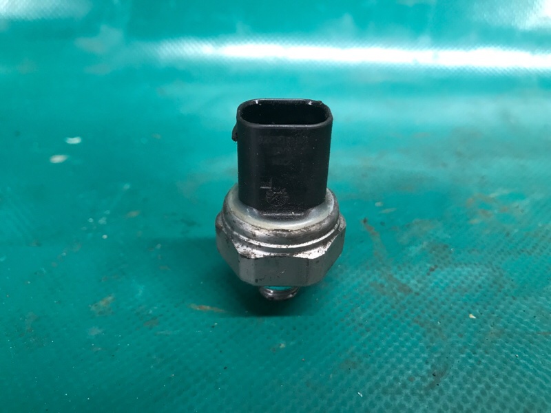 Датчик давления кондиционера I3 (I01) 13–22 2017 W20K06A Датчик давления кондиционера I3 (I01) 13–22 2017 W20K06A