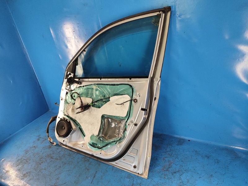 Дверь передняя правая RAV4 05-12 Дверь передняя правая RAV4 05-12