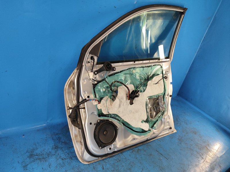 Дверь передняя правая RAV4 05-12 Дверь передняя правая RAV4 05-12