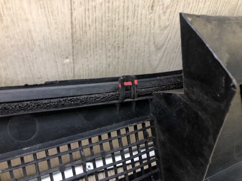 Пластик под лобовое стекло / Жабо ES350 06-12 2006 3.5 2GR-FE Пластик под лобовое стекло / Жабо ES350 06-12 2006 3.5 2GR-FE