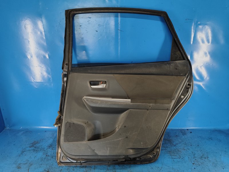 Дверь задняя правая PRIUS PLUS 11-14 Дверь задняя правая PRIUS PLUS 11-14